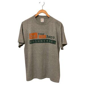 University of Miami Hurricanes Gray S/S T-Shirt Men's Size M Volunteer Be A Hero